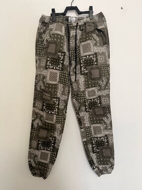 Men's Olive Bandana-Print Jogger Sweatpants with Drawstring